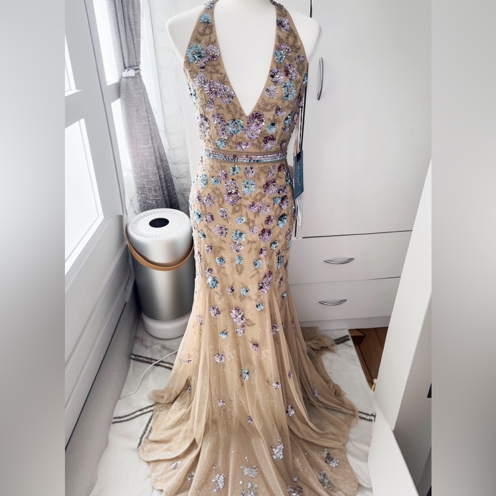 NWT $789 MAC DUGGAL MAXI FLORAL SEQUINED DRESS GOWN 9170 NUDE SIZE 4